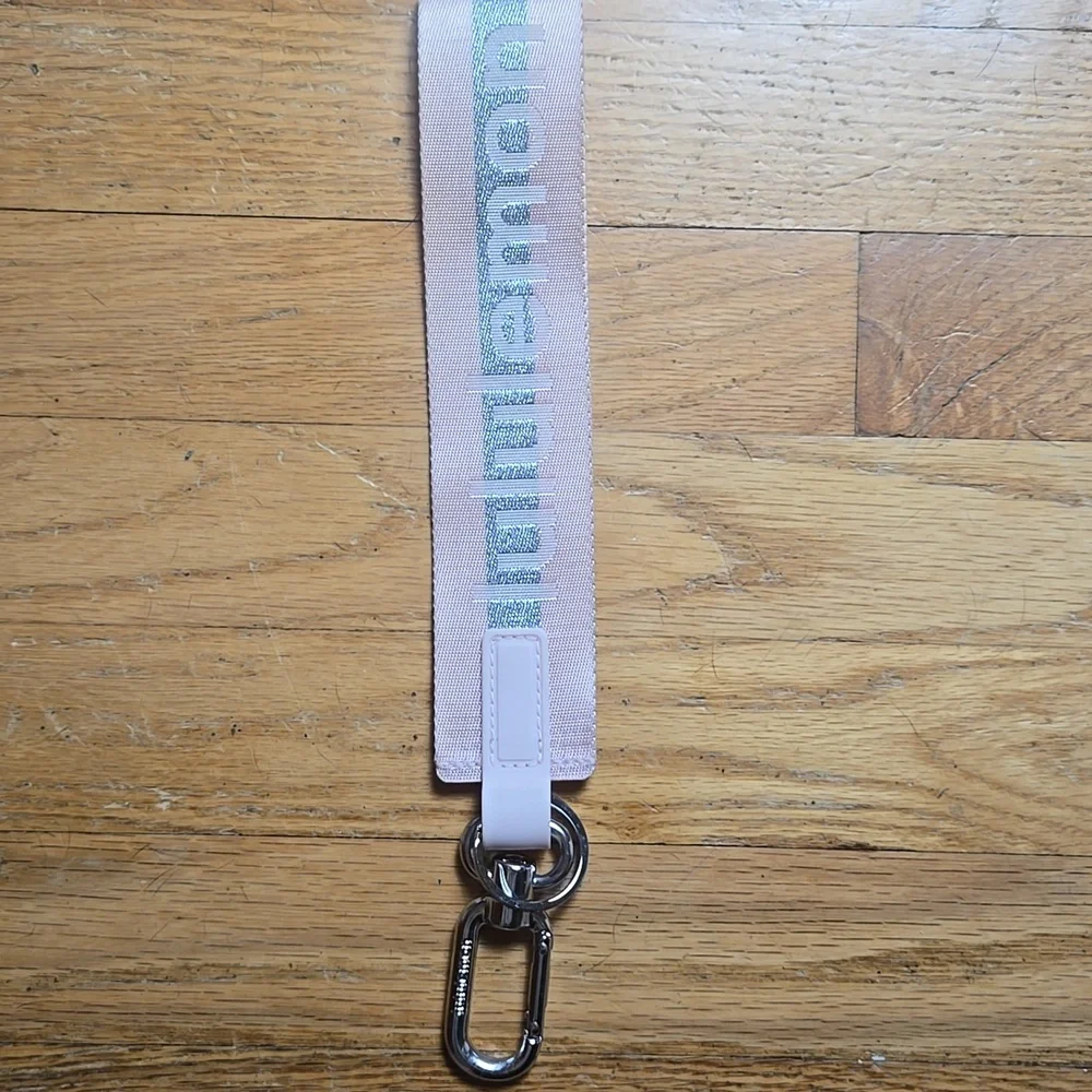 Lululemon Never Lost Pink Mist, silver logo keychain lanyard